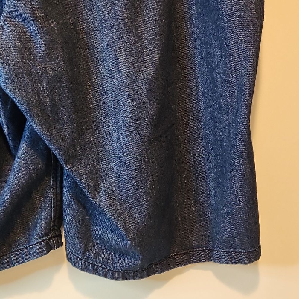 Torrid Blue Jean Denim Shorts 100% Cotton Casual Summer Women's Sz 24 EUC NICE! - Picture 12 of 14
